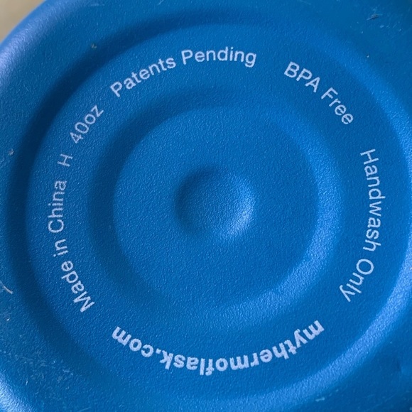 Bottle 40 Oz - Picture 4 of 5